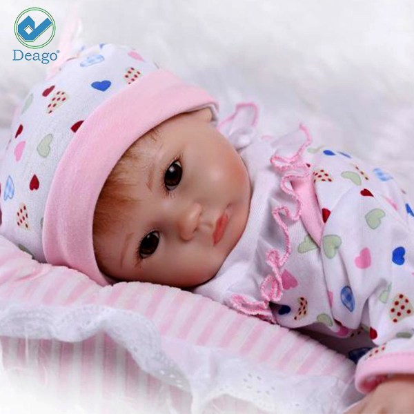 18 tums Reborn Baby Doll Vinyl Nyfödd Lovely Grill Verklighetstrogna söta baby med kläder