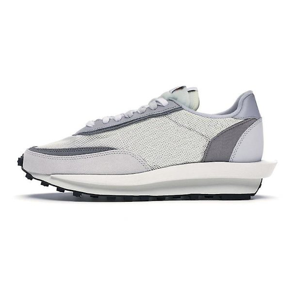 Andningsbara Athletic Trainers Sports Sneakers 44 / H