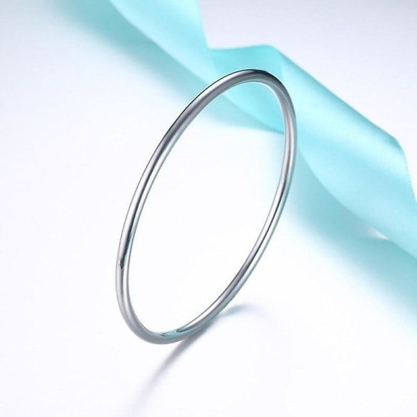 Klassisk elegant, tunn armring Silver