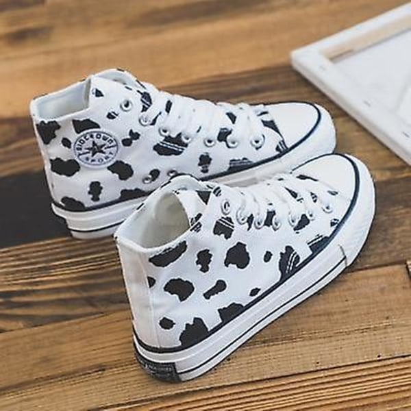 Sneakers för kvinnor, Cow Print Snörskor med platt klack 35 / B