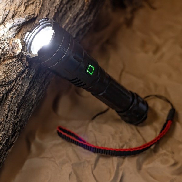 Forever LED Ficklampa 2600mAh 700lm IPX4 med zoomfunktion Svart