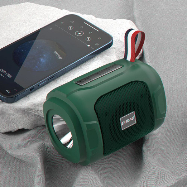 Langaton kannettava Bluetooth-kaiutin, TF-kortti, AUX, taskulamppu Green