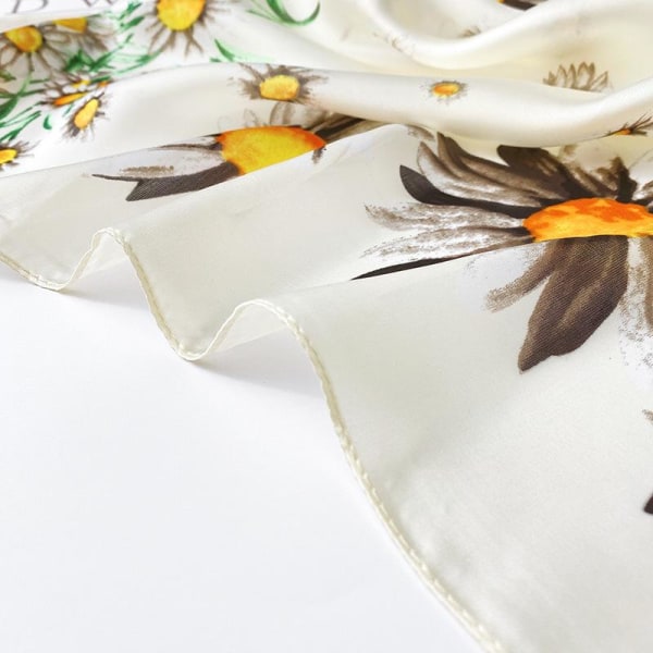 Tørklæde/sjal i kunstsilke blomst marguerit white one size