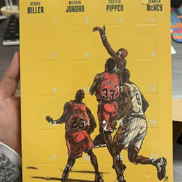Adventskalender Jul 2024 - NBA Adventskalender 24 Dører, James, Kobe, etc. Rutete Gaver