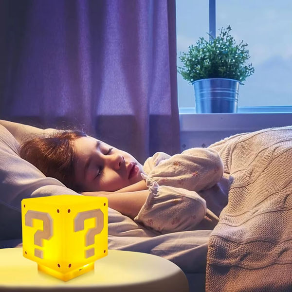 Terninglampe med 3D Mali-ikon, egnet til bord, dør eller forskellige overflader. Inkluderer originale lyde fra videospillet Yellow