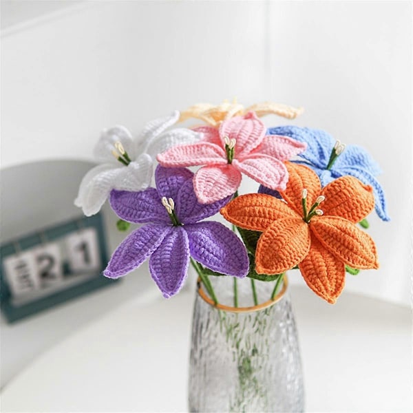 Handstickad Lilja Mors Dag Present Tulpan Ros Virkade Blommor Konstgjord Blombukett Hemgjord Skrivbordsdekor Gåva