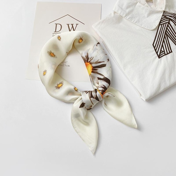 Scarf/Sjal i artificiellt silke blomma tusenstjärnor prästkrage white one size