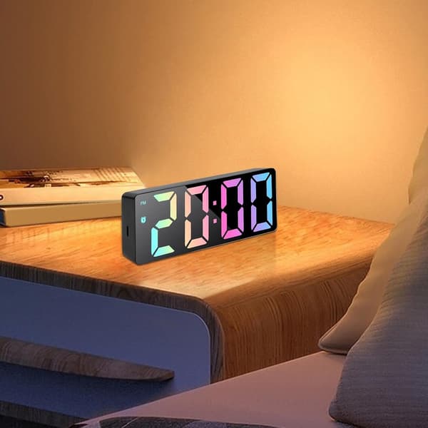 Digitalt vækkeur med LED-spejlskærm, dato og temperatur, lydløs drift til soveværelse eller skrivebord, sort, 6,3 tommer