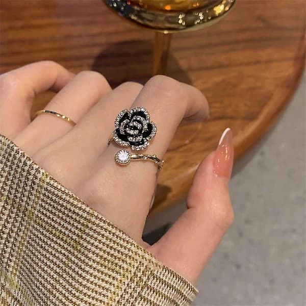 (pow yeah!) Ring Svart Kamelia Ring för Kvinnor Justerbara Ringar