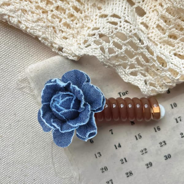 Moderigtigt blomstertema hårelastik elastisk kvinders hårscrunchie denim kamelia telefonledning hårbånd til daglig brug sort Black