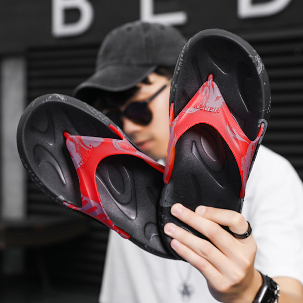 Sommer Flip Flops til mænd - Koreansk version - Slippers til mænd - Skridsikre klip på sandaler - Strandsko - Stor størrelse - Seje slippers - Trendy black and red 44-45