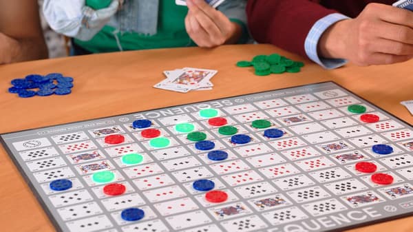 Julegave - SEQUENCE GAME Mooko brætspil Kortspil afslappet spil skak