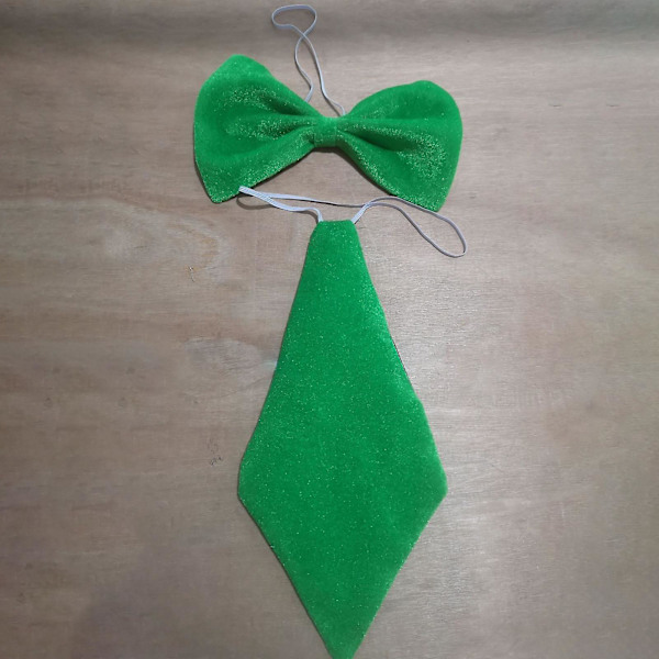 Pyhän Patrickin päivän cosplay-asusetti, silinterihattu parralla, vihreä rusetti ja solmio