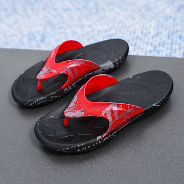 Sommer flip flops til mænd, koreansk version, slippers til mænd, skridsikre klip på sandaler, strand sko, store størrelser, cool slippers, trendy black and red 40 and 41