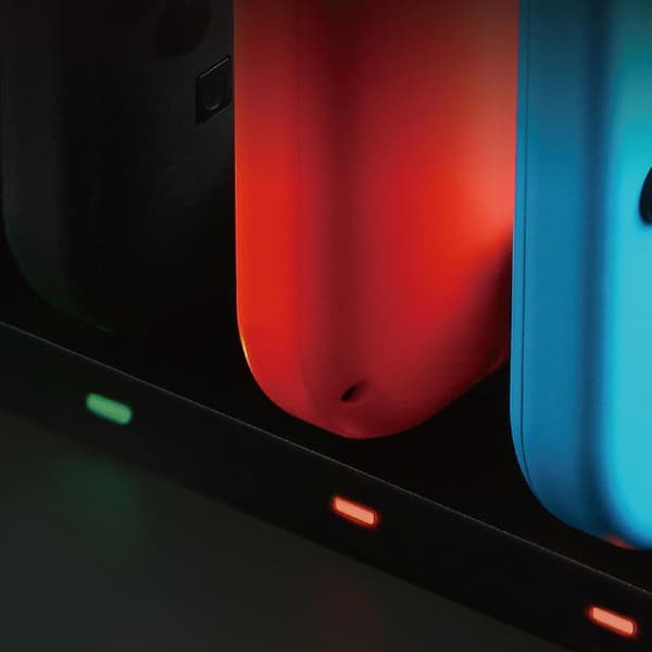 4 i 1 ladestasjon for Switch Joy Con-kontroller med LED-indikator