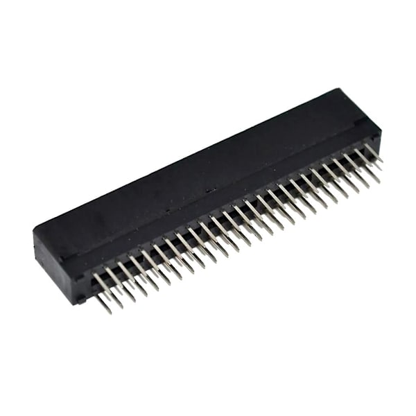Pelimoduulin korttipaikka 50-pin korvaava N64-liittimelle N64-korttipaikka