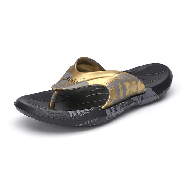 Sommar flip flops herr koreansk version tofflor herr halkfria clip on sandaler strandskor stor storlek coola tofflor trendiga black and red 38 and 39