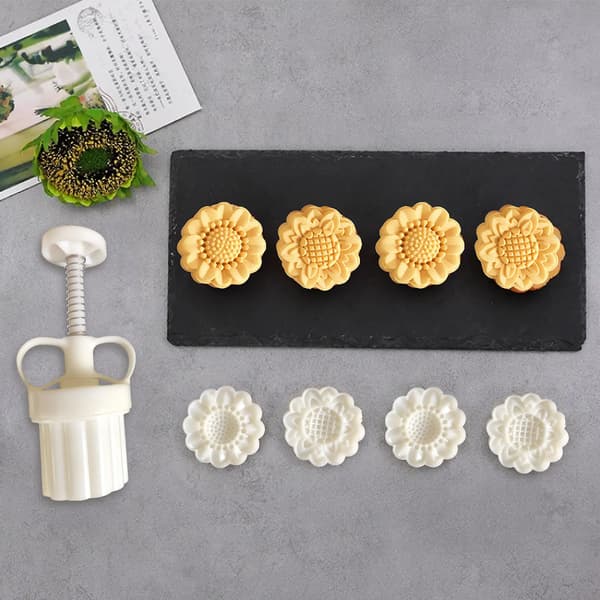 Bakning Dekorera Mooncake Form Blommor Mönster Badbomber Present Hållbar