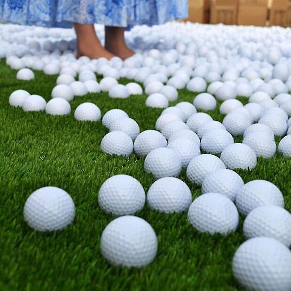 Suuri määrä golfharjoituspalloja ulkokäyttöön, vaahtomuovia, ammattimainen