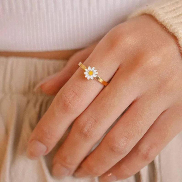 Daisy Flower Revolvable Ring Dekoration Gåvor Legering Justerbar Gyllene Lindrande Ångest Stress