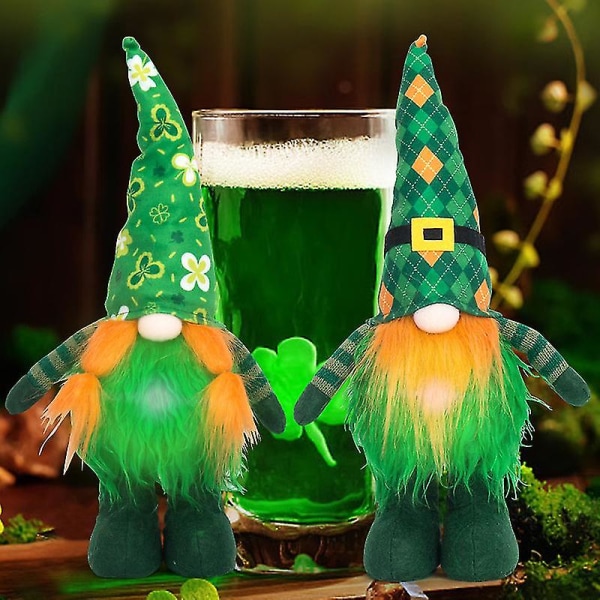 Kaksi St Patrick Day Gnome Faceless Elderly Lucky Riipuksia