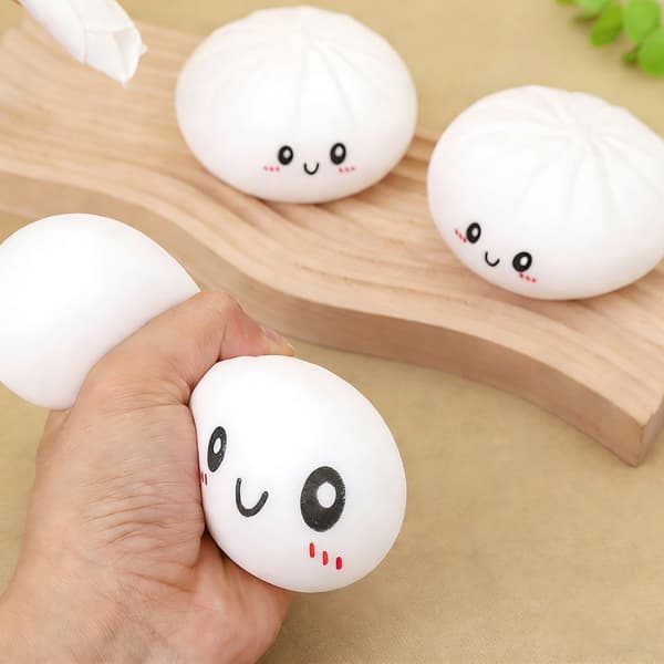 Dumpling Squeeze Dough Ball with Steamer Continuous Kneading Squeezing Action White with steamer