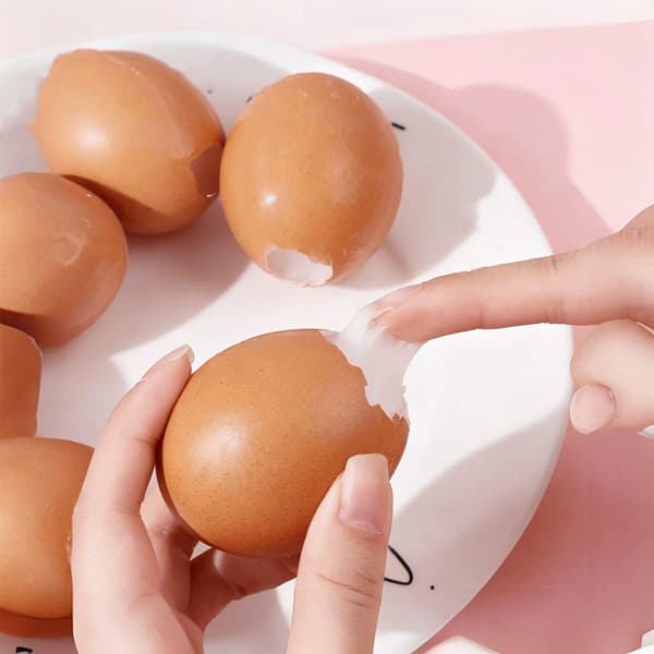 Interaktiv simuleringsäggklämleksak för vuxna barn festunderhållning Egg