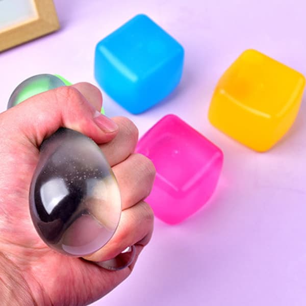 Färgglada isbitsformade stressbollar Kreativ sensorisk leksak för alla åldrar Pink