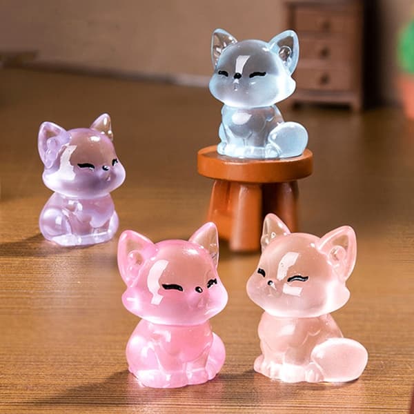 Sæt med 6 søde lysende ræve-miniaturer til bordplade eller bilinteriør