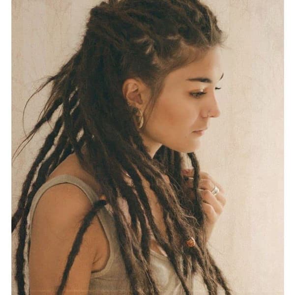 Hæklenål til dreadlocks (0,75 mm) — Et værktøj designet til at skabe, flette og vedligeholde dreadlocks.