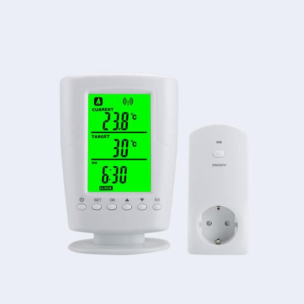 Smart Programmerbar Trådlös Fjärrtermostat + Plug in Socket Värme Kylning Program Temperaturregulator--AC220V-240V 13A UK-kontakt