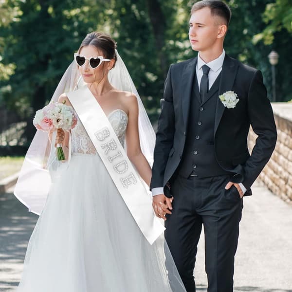 Brudeslør og Diadem Sæt med Hjerte Solbriller, Perle BRIDE TO BE Bryllupstilbehør til Polterabender og Bryllupsfester