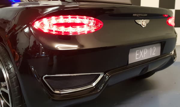 Bentley børnebil EXP 12 med RC og 12 volt sort