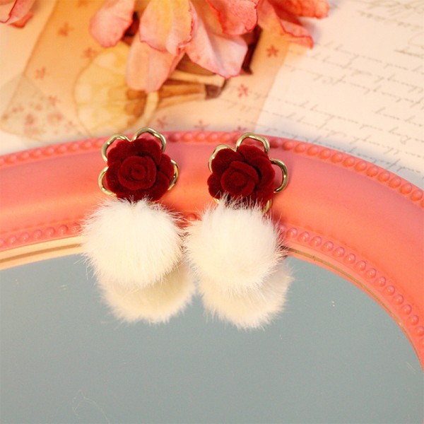 Ett par örhängen Nytt 2024 flockande vintage hårboll Röd Rose Ear