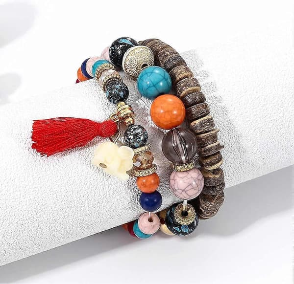 Armband med träpärlor