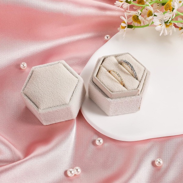 Bröllopsringask i sammet med löstagbart lock - Premium Hexagon Smycken Förlovningsringask (beige)