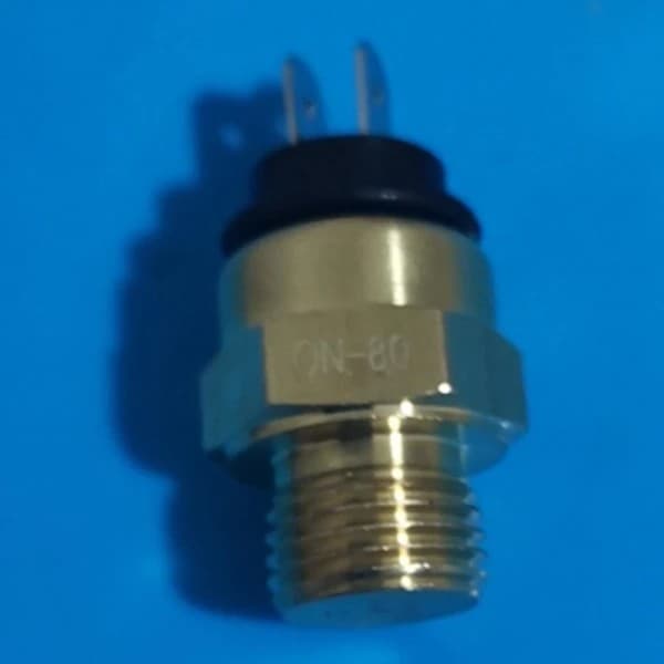 500CC X5 0010-135000 188 Motorkølevæsketemperatursensor 80 grader M16 Temperatursensor, egnet til ATV/UTV