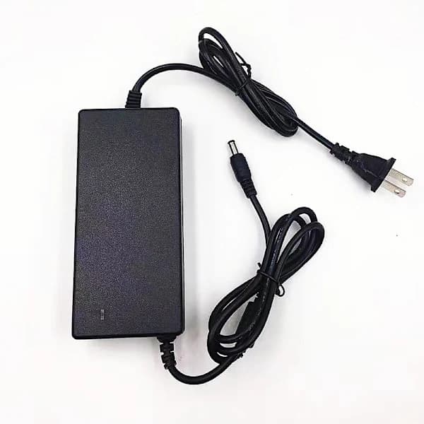 【jia】DC 54.6V/2A strømadapter 5.5mm plugg litiumbatterilader 100‑240V