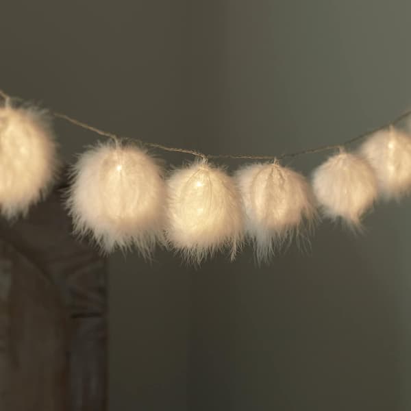 4fun 10 LED ljusslinga, fluffiga bollar, timer, batteridriven, inomhus