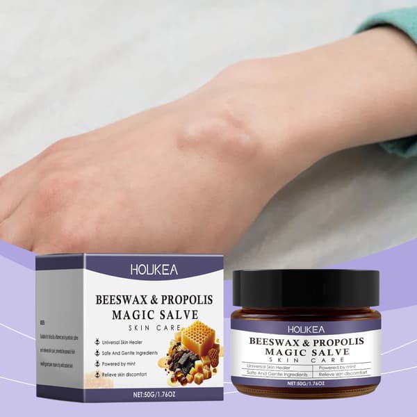 Propolis kroppskräm ger näring och vårdar huden skonsamt.