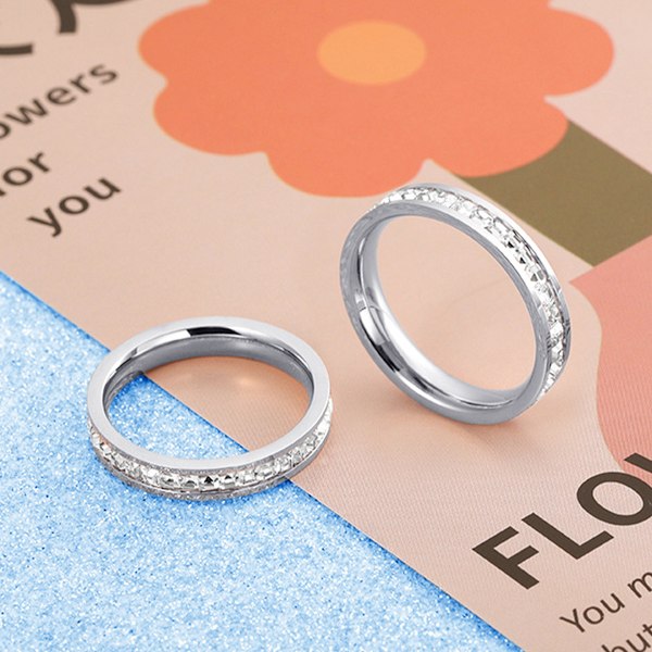 4 mm Titanium Evighedsring til Kvinder med Kubisk Zirkonia - Jubilæums- og Forlovelsesring - Størrelse 5-8