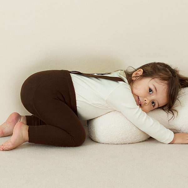 Passar för 2-3 år gamla babybyxor och byxor för att hålla varmt