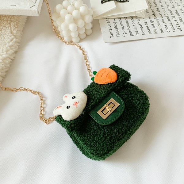 Crossbody-väska med kedjesträck och plysch axelrem