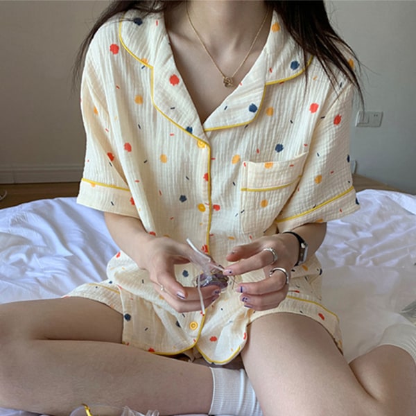 Kortärmade Pyjamas med Nedvikt Krage och Knappar, Lös Passform, Mjukt och Andningsbart, Damsovkläder Set för Sommar, Färgglada Prickar, XL