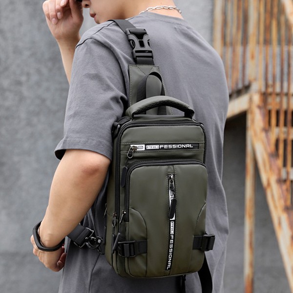 Nylon Messenger Bag med USB Opladningsport Vandafvisende Crossbody Sling Bag Rejse Brysttasker Casual Dagpakke til Mænd