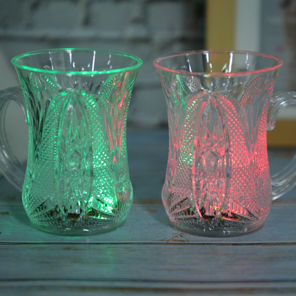 2st Blinkande kopp 7 Färg LED Vattensensor Lyser upp Cup med