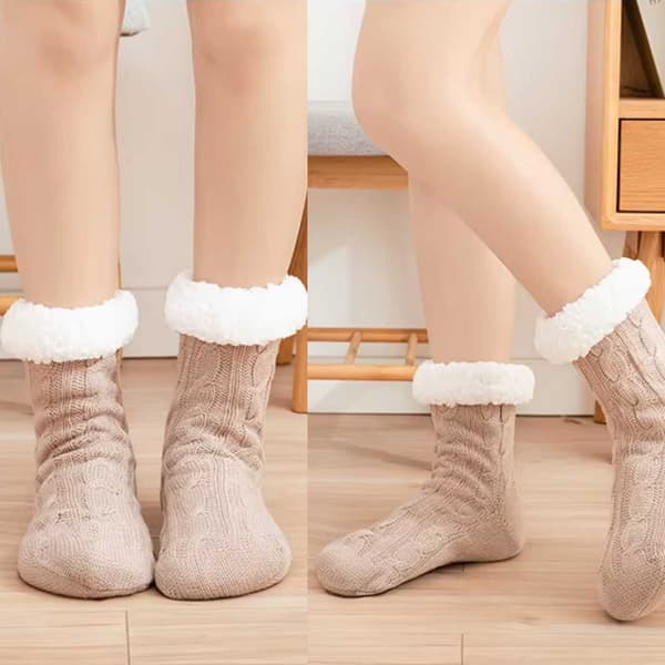 Lurviga Varma Stickade Sockor Tofflor med Halkskydd Beige beige one size