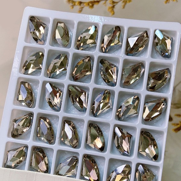 20 st Nail Art Strassstenar, 3D Platta Bak Smycken Kristaller för Nageldesign, Flera Former Nagel Diamant Juveler eller Makeup Klä upp Hantverk Naglar Dekoration