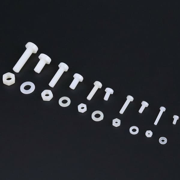 150-delars sortimentssats med skruvar, bultar, muttrar, brickor och underlägg i vit nylon, M2, M2.5, M3, M4, M5