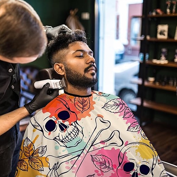Barber Cape, Salong Kapp for Hårklipp Vanntett Pongee Kapp for Hårklipp Stor Barber Kapp for Hårklipp 63''x55''  (Skummel Skalle Rød)